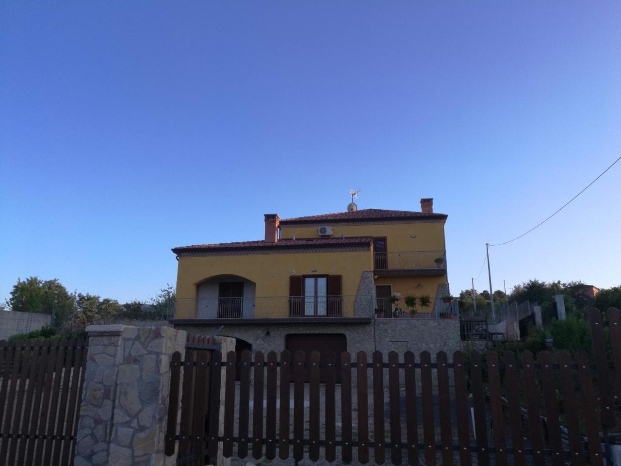 Lacus Pensilis Bed and Breakfast Castel Lagopesole Esterno foto